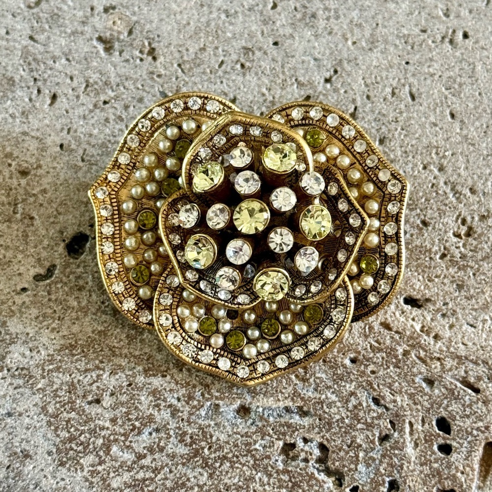 Lee Angel Flower Rhinestone Pin Brooch Gold Tone Vintage